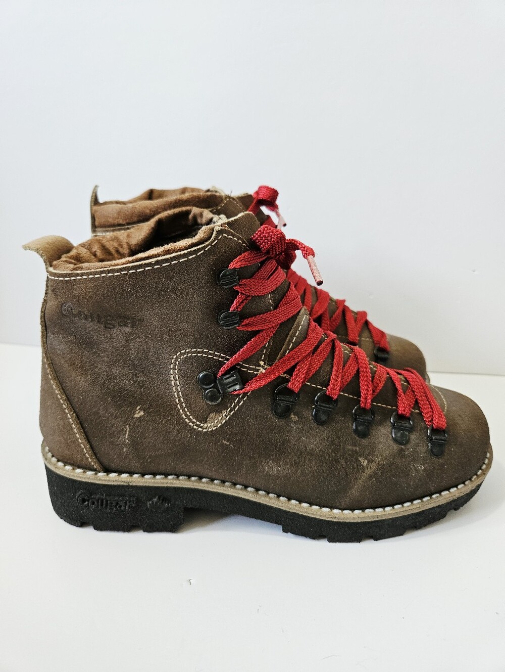 Vintage Cougar Mountaineering Boots Size 9 Hiking Outdoor Leather